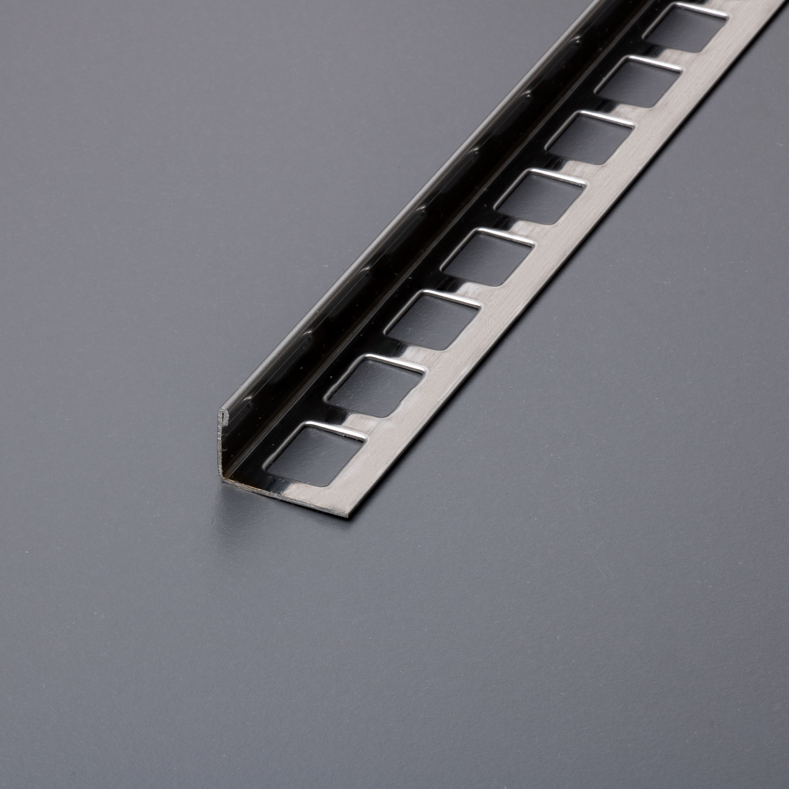 Muster Fliesenschiene Winkelprofil 4,5mm x 10cm Edelstahl gebürstet