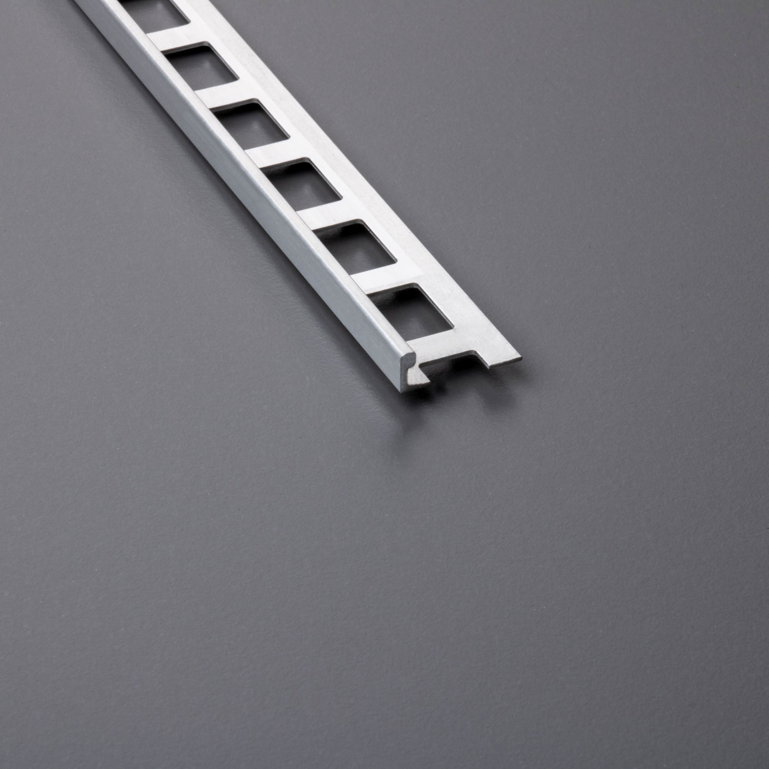 250cm/8mm Alu eloxiert Silber matt Fliesenschienen-Set Winkelprofil 